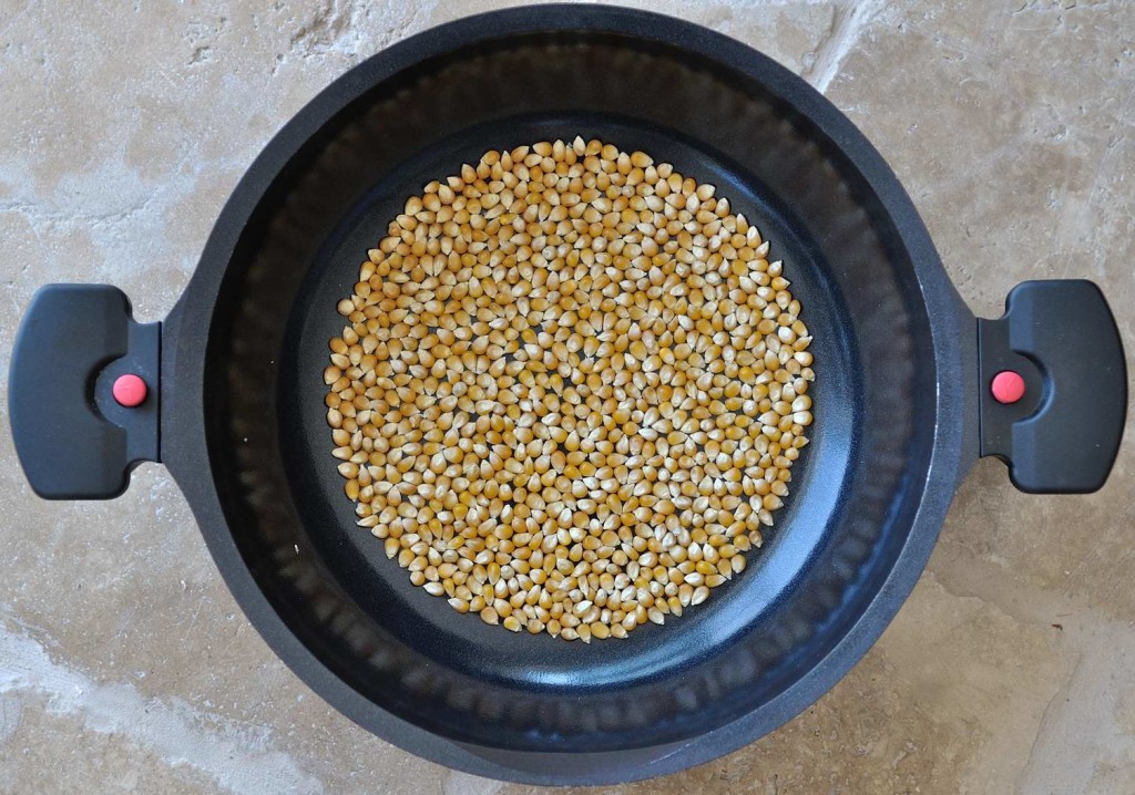 Oil free popcorn kernels in a pot