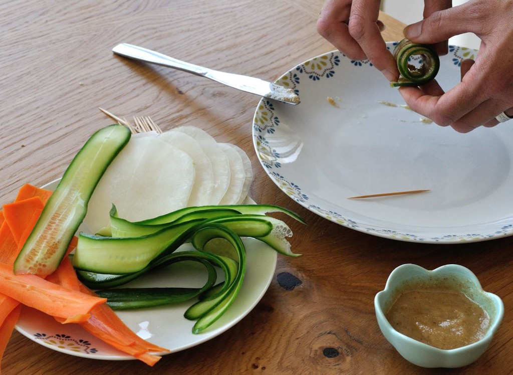 Walnuts Spread Filled Vegetable Rolls