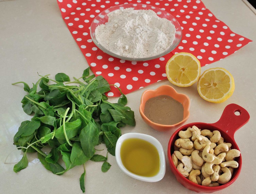 Spinach muffins with vegan cashew cheese