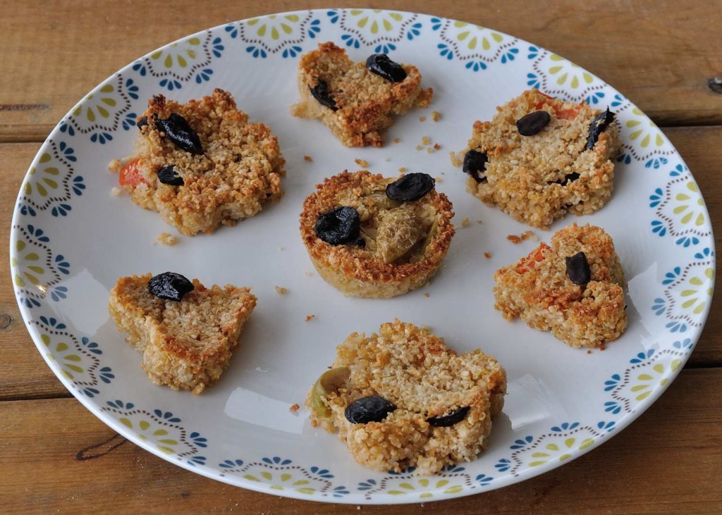 Baked quinoa cakes