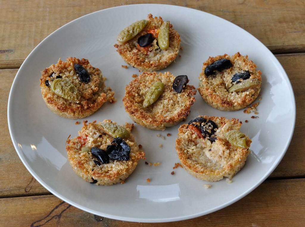 Baked quinoa cakes