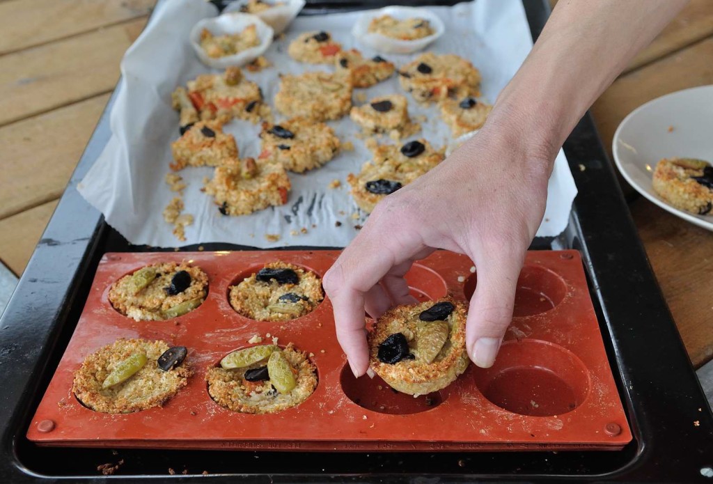 Baked quinoa cakes