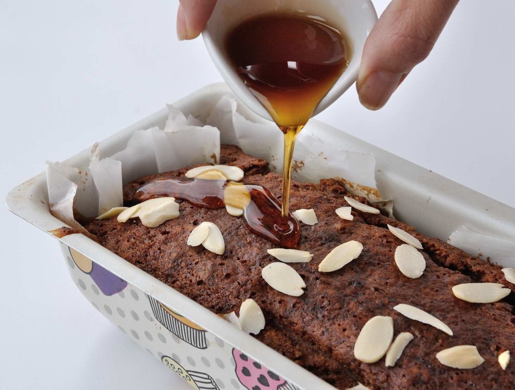 Vegan (one bowl!) almond coffee maple cake