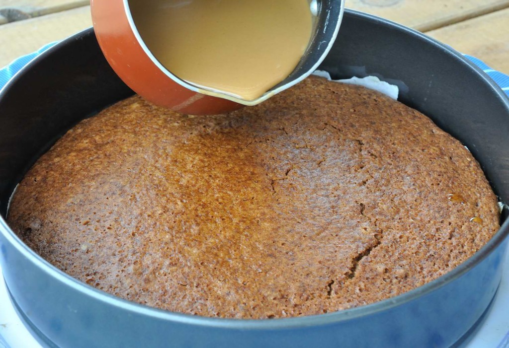 Vegan (one bowl!) almond coffee maple cake