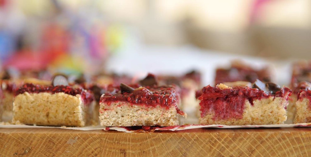 Raspberries Peanut Butter Bars