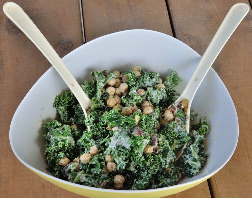 Kale and Chickpeas Salad with Creamy Cashew Gravy