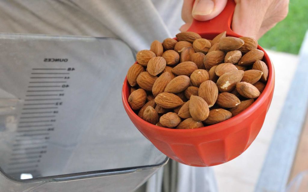 How To Make Home Made Almond Milk (Plus Bonus! What To Do With The Leftover Pulp)