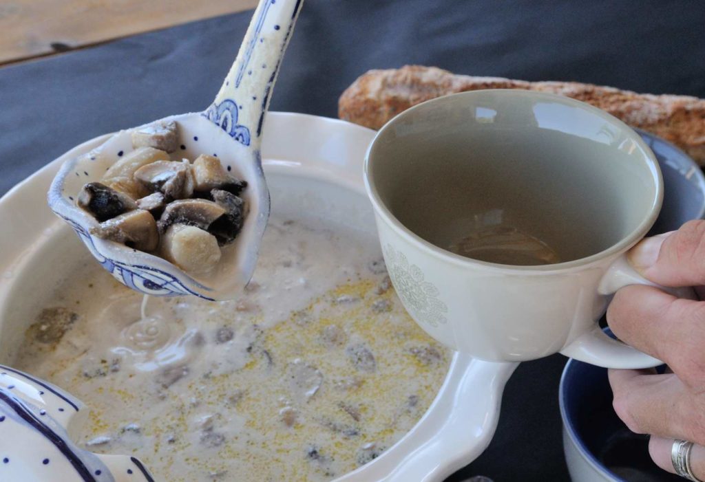 Jerusalem Artichoke And Mushrooms Soup (Vegan)