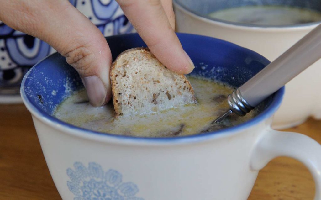 Jerusalem Artichoke And Mushrooms Soup (Vegan)