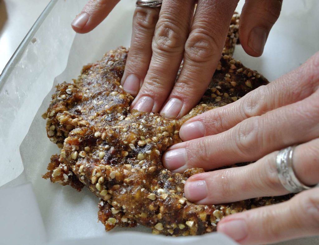 Dates, Almond Cream And Chocolate Bars